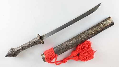 PETIT SABRE DHA à manche et fourreau gainé...